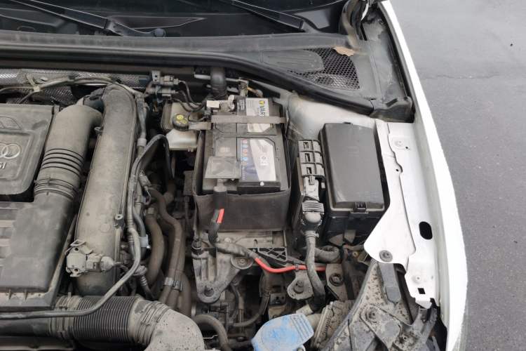 Used Audi A3 2020 Sportback 35 TFSI Fashion Edition China VI Emission Standard Engine Bay Left