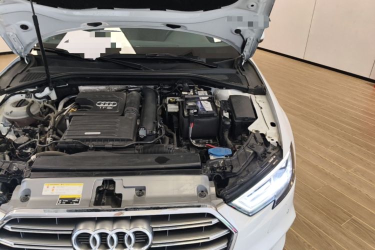 Used Audi A3 2020 Limousine 35 TFSI Fashion Edition China VI Emission Standard Engine Bay Left