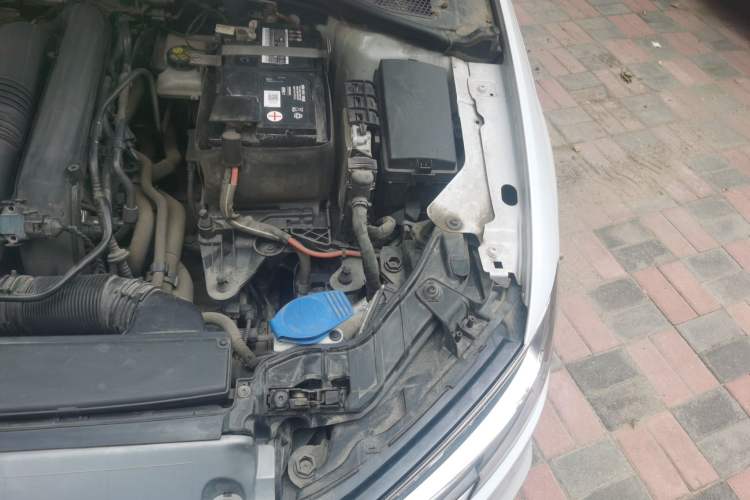 Used Audi A3 2020 Sportback 35 TFSI Fashion Edition China VI Emission Standard Engine Bay Left
