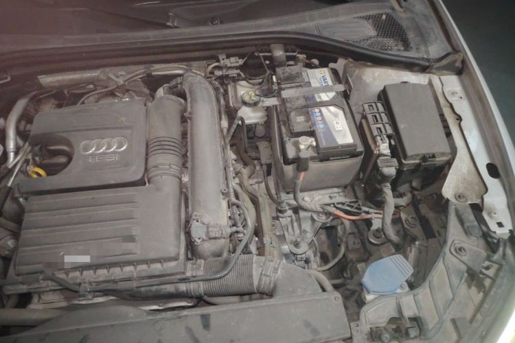 Used Audi A3 2020 Limousine 35 TFSI Fashion Edition China VI Emission Standard Engine Bay Left