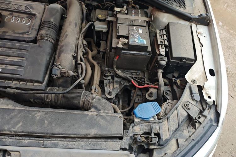 Used Audi A3 2020 Sportback 35 TFSI Fashion Edition China VI Emission Standard Engine Bay Left