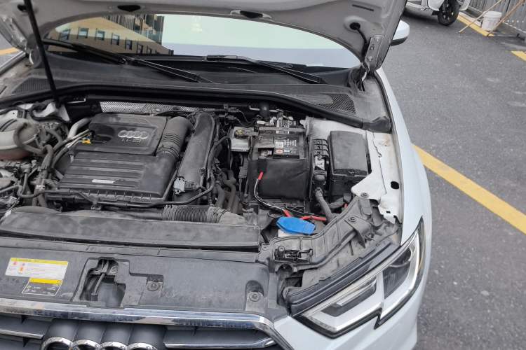 Used Audi A3 2020 Limousine 35 TFSI Ambition China VI Engine Bay Left