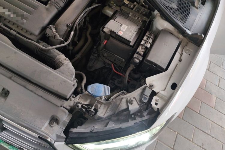 Used Audi A3 2020 Limousine 35 TFSI Fashion Edition China VI Emission Standard Engine Bay Left