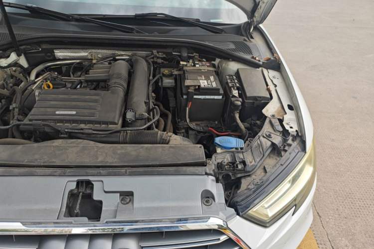 Used Audi A3 2020 Sportback 35 TFSI Fashion Edition China VI Emission Standard Engine Bay Left