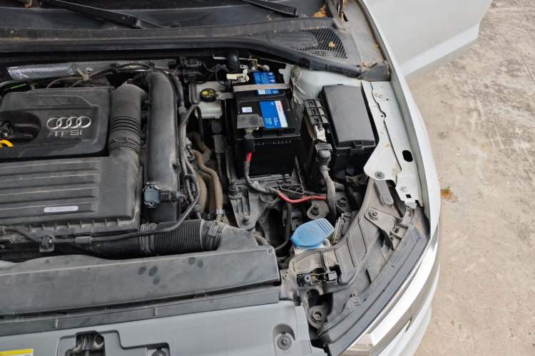 Used Audi A3 2020 Limousine 35 TFSI Fashion Edition China VI Emission Standard Engine Bay Left