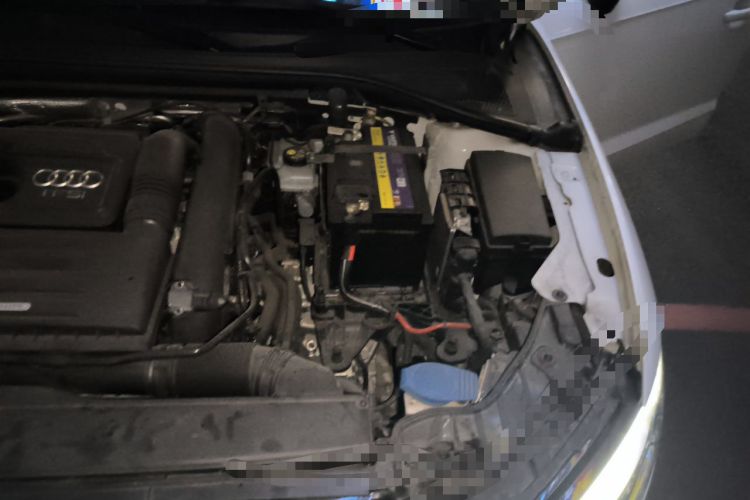 Used Audi A3 2020 Sportback 35 TFSI Fashion Edition China VI Emission Standard Engine Bay Left