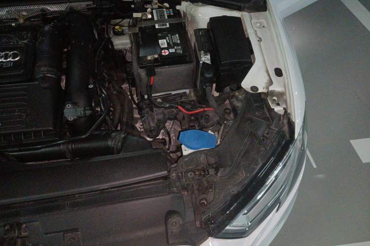 Used Audi A3 2020 Sportback 35 TFSI Style Edition China VI Emission Standard Engine Bay Left