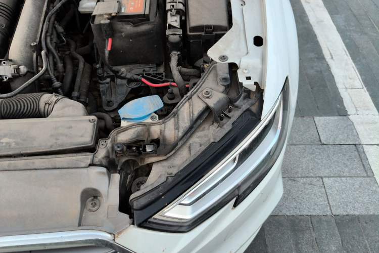 Used Audi A3 2020 Limousine 35 TFSI Fashion Edition China VI Emission Standard Engine Bay Left