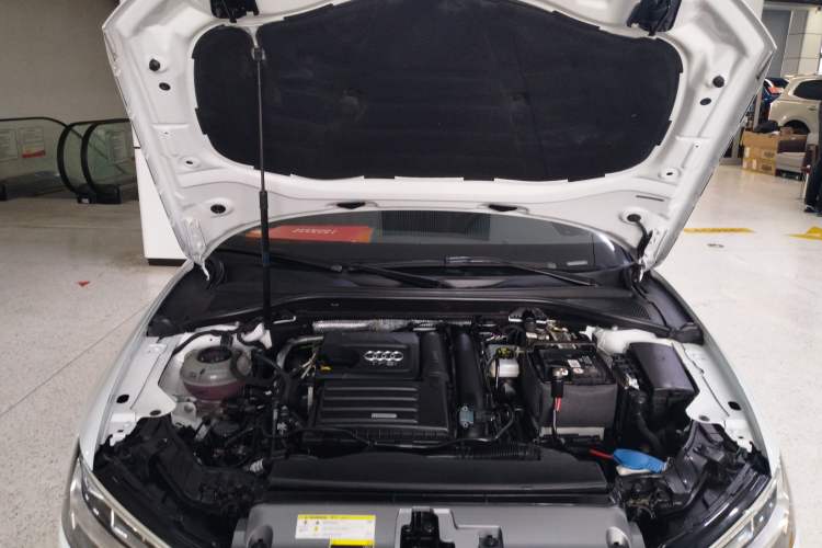 Used Audi A3 2020 Limousine 35 TFSI Fashion Edition China VI Emission Standard Engine Bay