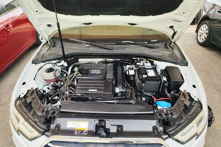 Used Audi A3 2020 Limousine 35 TFSI Ambition China VI Engine Bay
