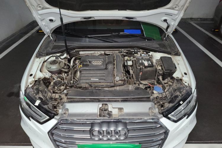 Used Audi A3 2020 Sportback 35 TFSI Fashion Edition China VI Emission Standard Engine Bay