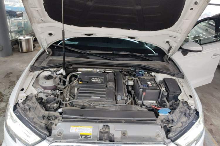 Used Audi A3 2020 Sportback 35 TFSI Fashion Edition China VI Emission Standard Engine Bay