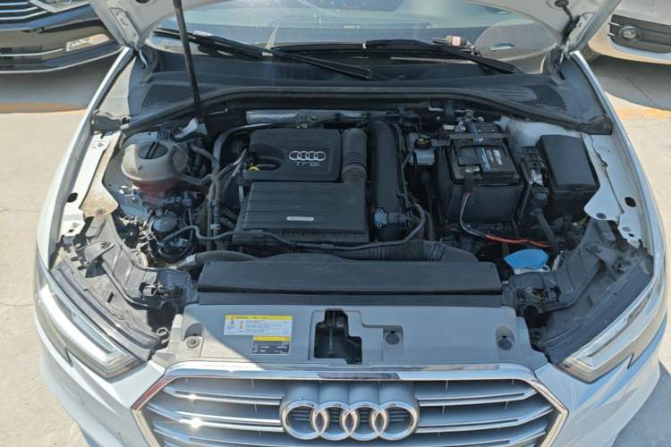 Used Audi A3 2020 Sportback 35 TFSI Fashion Edition China VI Emission Standard Engine Bay