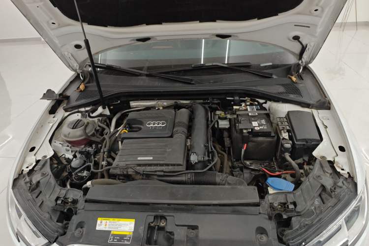 Used Audi A3 2020 Sportback 35 TFSI Ambition China VI Engine Bay