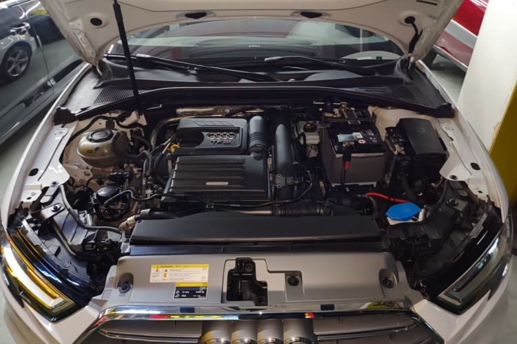Used Audi A3 2020 Sportback 35 TFSI Fashion Edition China VI Emission Standard Engine Bay