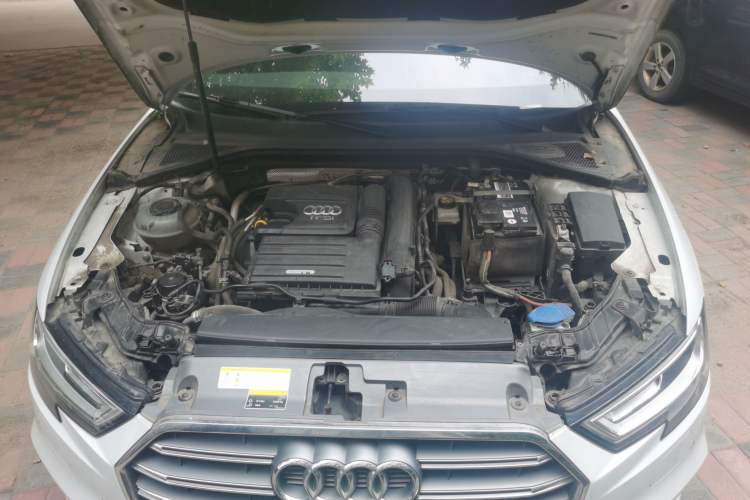 Used Audi A3 2020 Sportback 35 TFSI Fashion Edition China VI Emission Standard Engine Bay