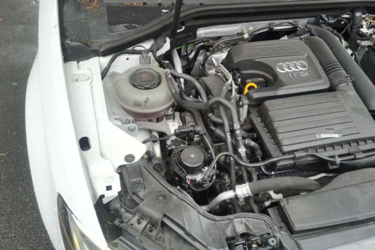 Used Audi A3 2020 Limousine 35 TFSI Fashion Edition China VI Emission Standard Engine Bay Right