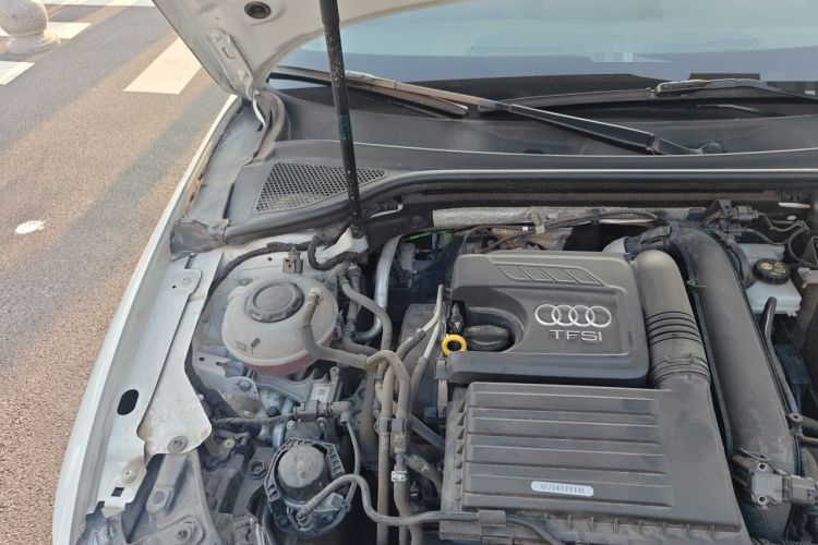 Used Audi A3 2020 Limousine 35 TFSI Fashion Edition China VI Emission Standard Engine Bay Right