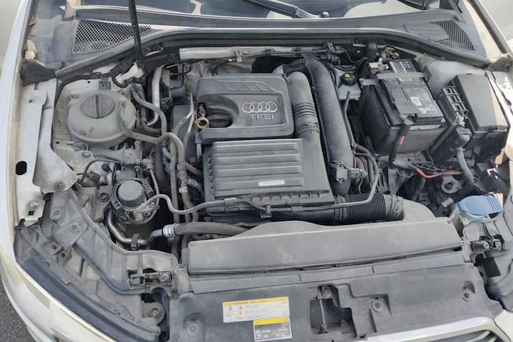 Used Audi A3 2020 Limousine 35 TFSI Ambition China VI Engine Bay Right