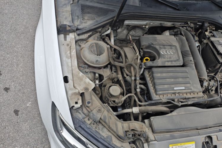 Used Audi A3 2020 Limousine 35 TFSI Sporty Version China VI Engine Bay Right