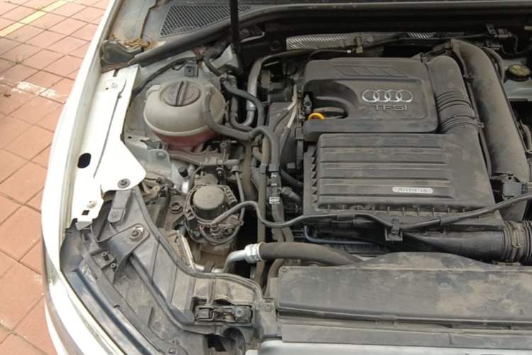 Used Audi A3 2020 Limousine 35 TFSI Fashion Edition China VI Emission Standard Engine Bay Right