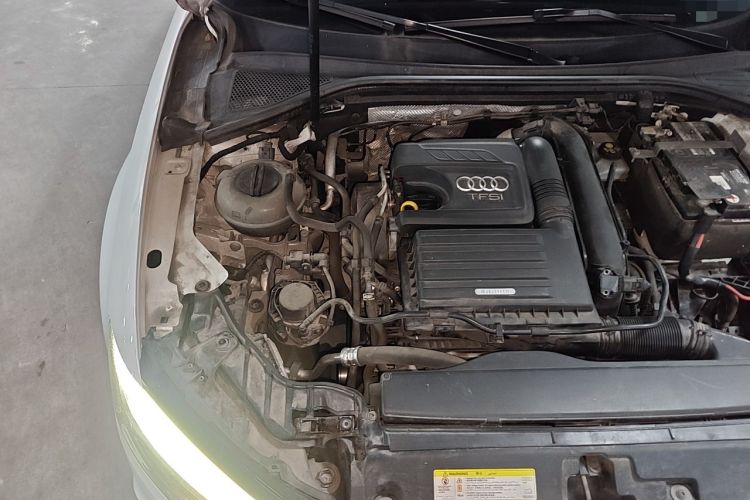 Used Audi A3 2020 Limousine 35 TFSI Style Edition China VI Emission Standard Engine Bay Right