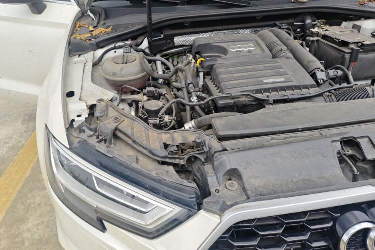 Used Audi A3 2020 Limousine 35 TFSI Fashion Edition China VI Emission Standard Engine Bay Right