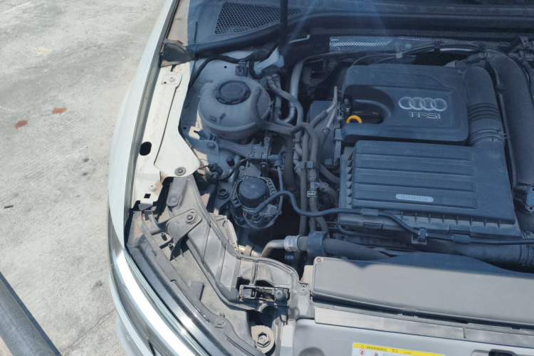 Used Audi A3 2020 Limousine 35 TFSI Fashion Edition China VI Emission Standard Engine Bay Right