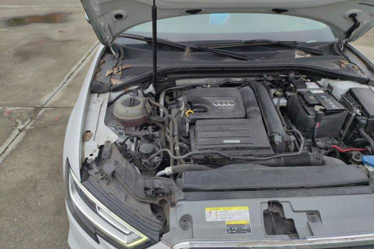 Used Audi A3 2020 Sportback 35 TFSI Fashion Edition China VI Emission Standard Engine Bay Right