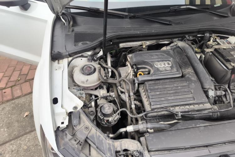 Used Audi A3 2020 Limousine 35 TFSI Ambition China VI Engine Bay Right