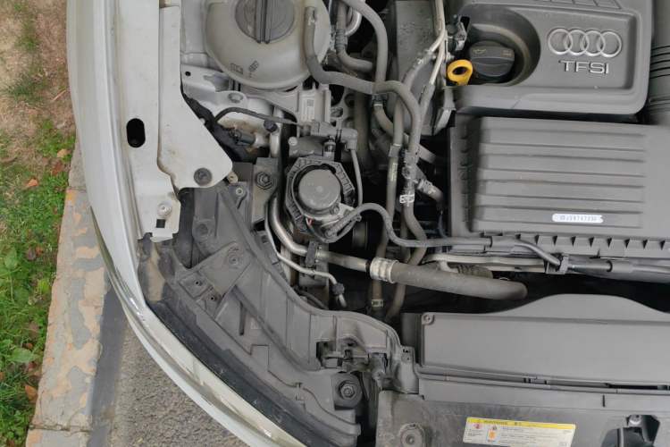 Used Audi A3 2020 Sportback 35 TFSI Ambition China VI Engine Bay Right