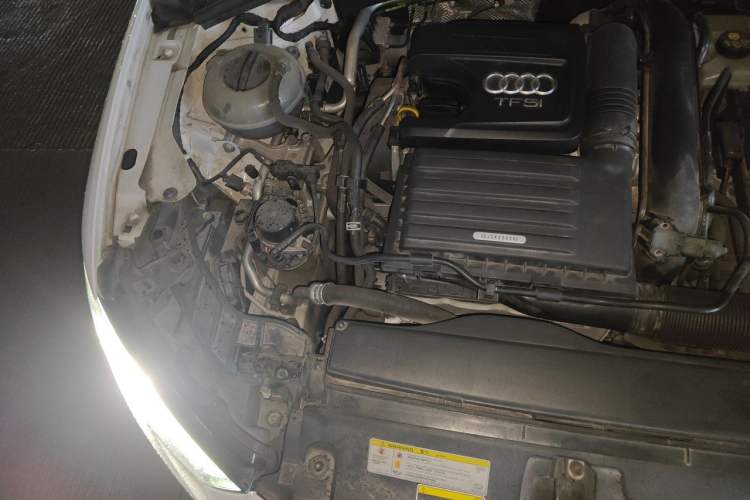 Used Audi A3 2020 Sportback 35 TFSI Ambition China VI Engine Bay Right