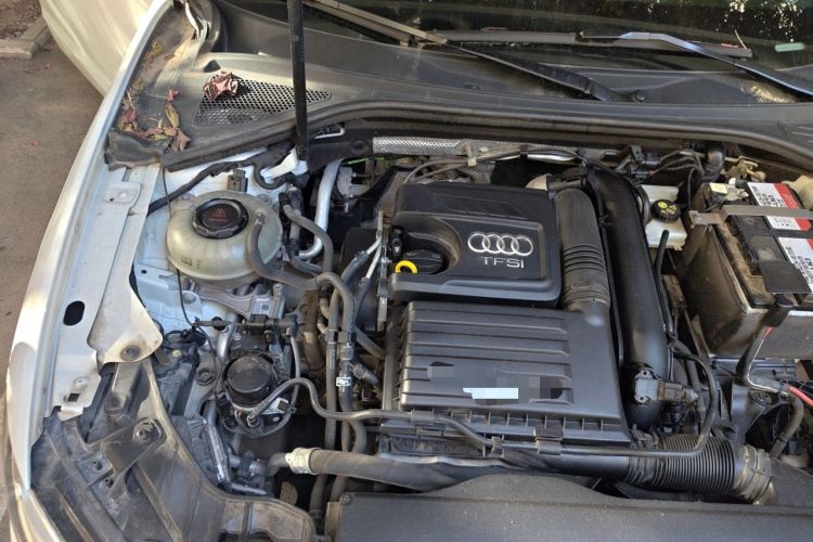 Used Audi A3 2020 Sportback 35 TFSI Fashion Edition China VI Emission Standard Engine Bay Right