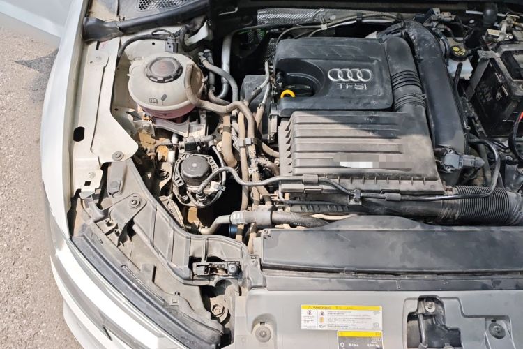 Used Audi A3 2020 Sportback 35 TFSI Fashion Edition China VI Emission Standard Engine Bay Right
