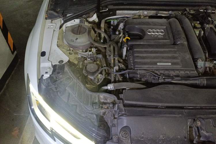 Used Audi A3 2020 Limousine 35 TFSI Ambition China VI Engine Bay Right