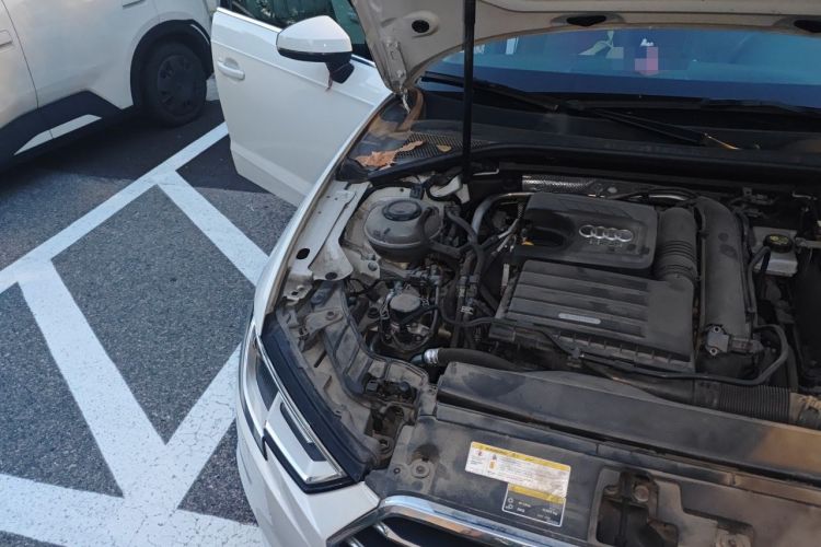 Used Audi A3 2020 Restyled Sportback 35 TFSI Entry-Level China VI Emission Standard Engine Bay Right