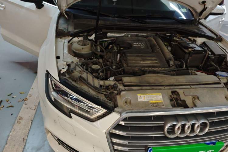 Used Audi A3 2020 Limousine 35 TFSI Fashion Edition China VI Emission Standard Engine Bay Right