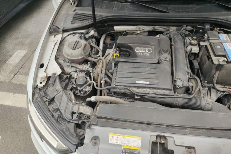 Used Audi A3 2020 Limousine 35 TFSI Fashion Edition China VI Emission Standard Engine Bay Right