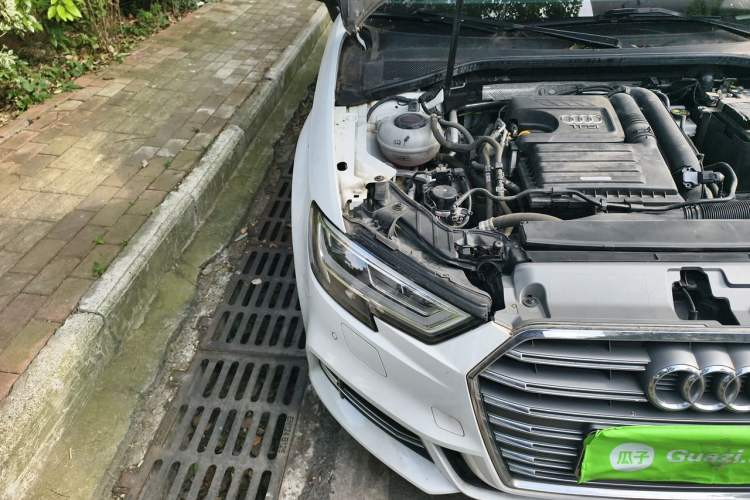 Used Audi A3 2020 Sportback 35 TFSI Fashion Edition China VI Emission Standard Engine Bay Right