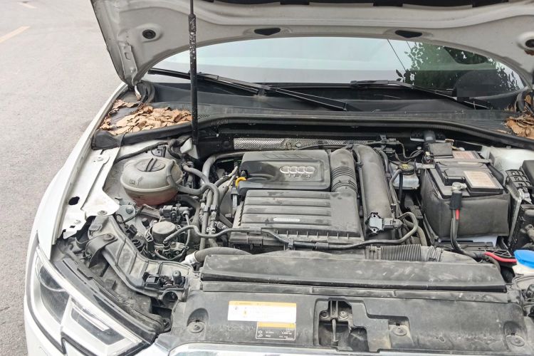 Used Audi A3 2020 Sportback 35 TFSI Ambition China VI Engine Bay Right