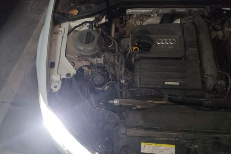 Used Audi A3 2020 Limousine 35 TFSI Style Edition China VI Emission Standard Engine Bay Right
