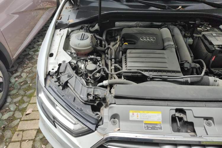 Used Audi A3 2020 Sportback 35 TFSI Sporty Model China VI Engine Bay Right