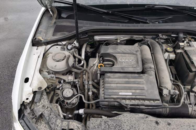 Used Audi A3 2020 Sportback 35 TFSI Fashion Edition China VI Emission Standard Engine Bay Right