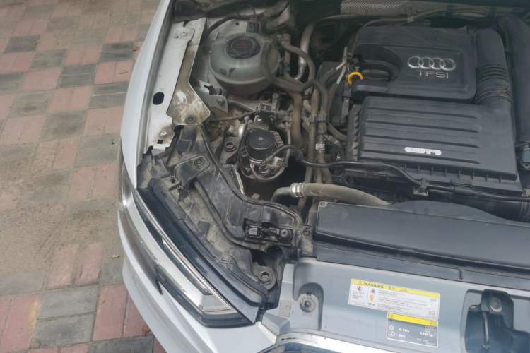 Used Audi A3 2020 Sportback 35 TFSI Fashion Edition China VI Emission Standard Engine Bay Right