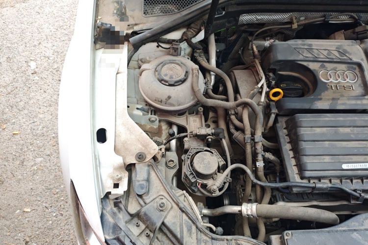 Used Audi A3 2020 Sportback 35 TFSI Fashion Edition China VI Emission Standard Engine Bay Right