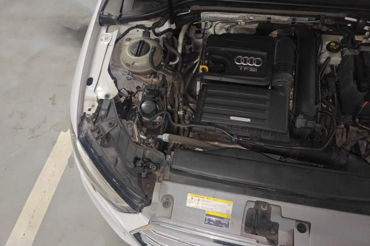 Used Audi A3 2020 Sportback 35 TFSI Fashion Edition China VI Emission Standard Engine Bay Right