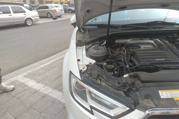 Used Audi A3 2020 Limousine 35 TFSI Ambition China VI Engine Bay Right