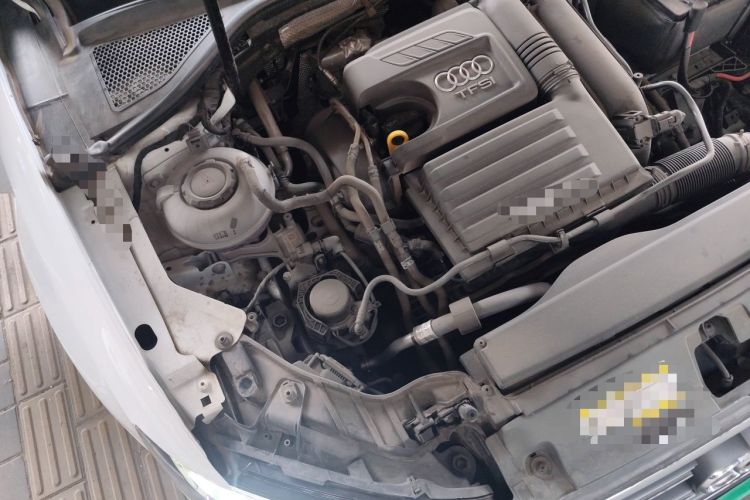 Used Audi A3 2020 Limousine 35 TFSI Fashion Edition China VI Emission Standard Engine Bay Right