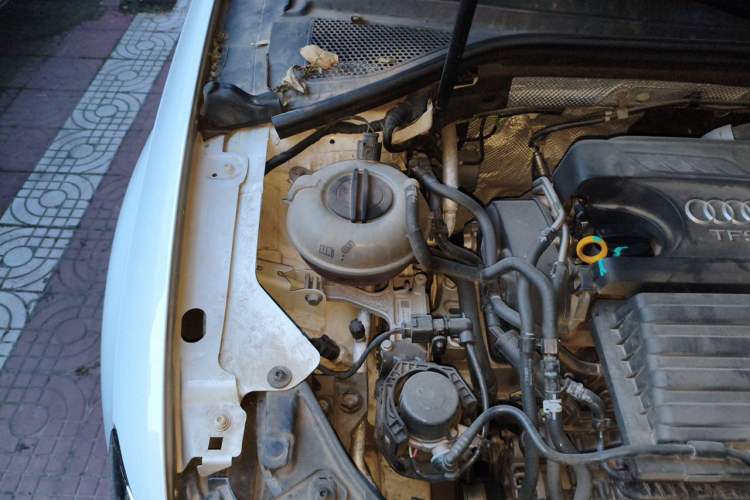 Used Audi A3 2020 Sportback 35 TFSI Ambition China VI Engine Bay Right
