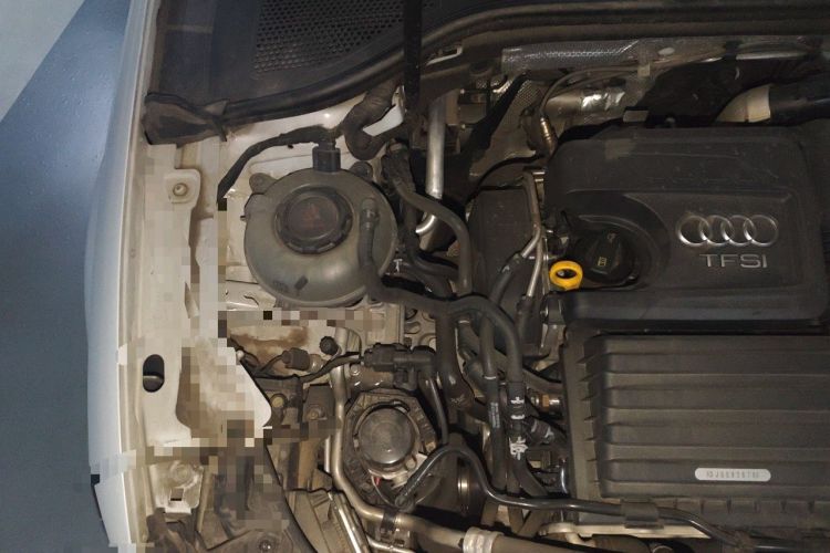 Used Audi A3 2020 Limousine 35 TFSI Fashion Edition China VI Emission Standard Engine Bay Right